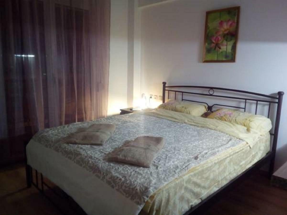 Comfortable Inexpensive Apartmets Near Metro Athènes Extérieur photo